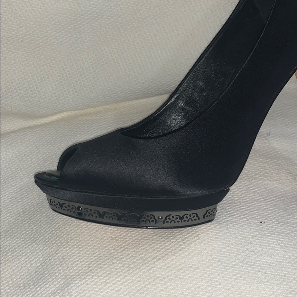 BCBG Maxazria - Picture 2 of 4
